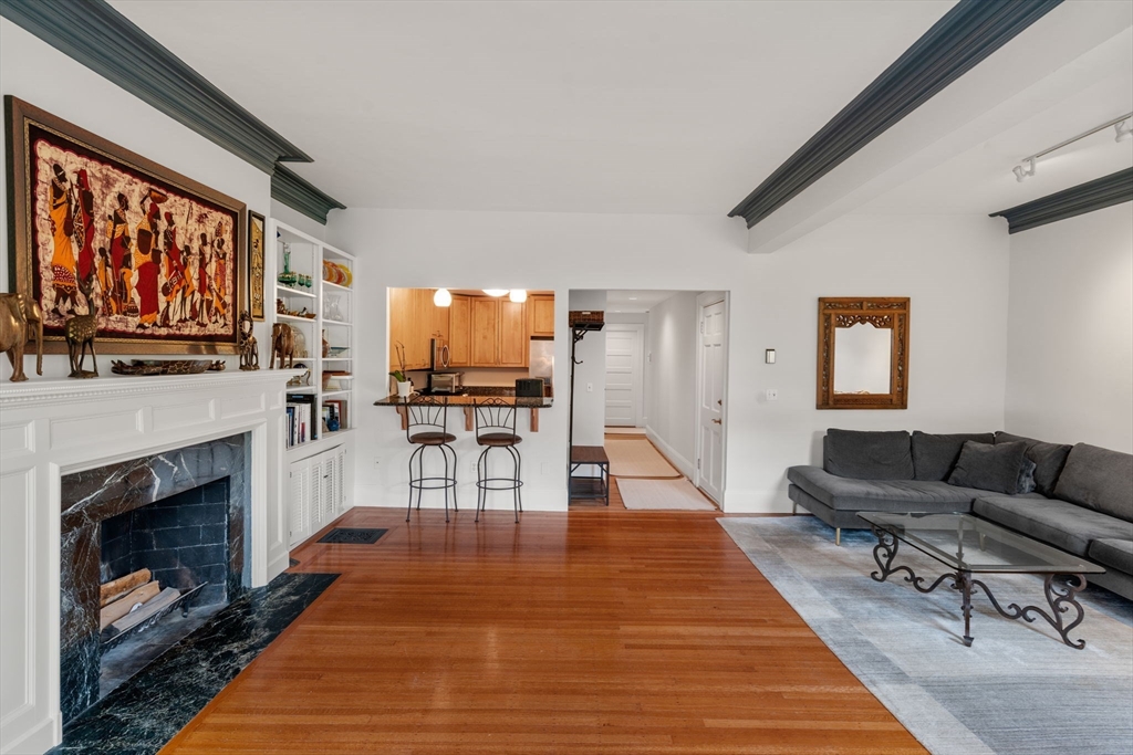 43 Carlton St # 2