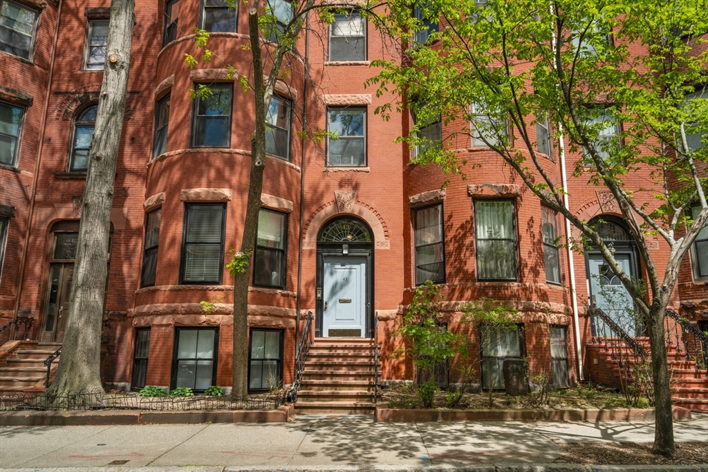 43 Carlton St # 2