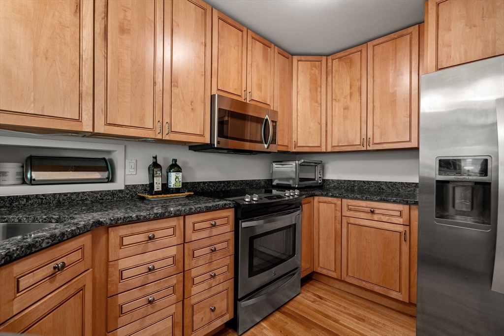 43 Carlton St # 2