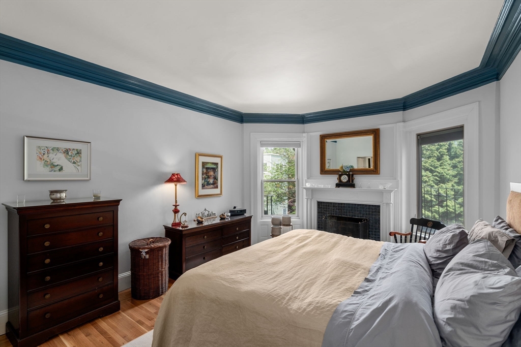 43 Carlton St # 2