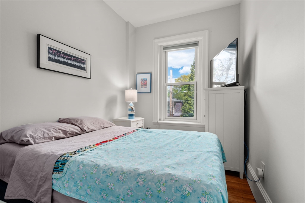 43 Carlton St # 2