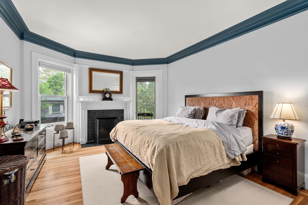 43 Carlton St # 2
