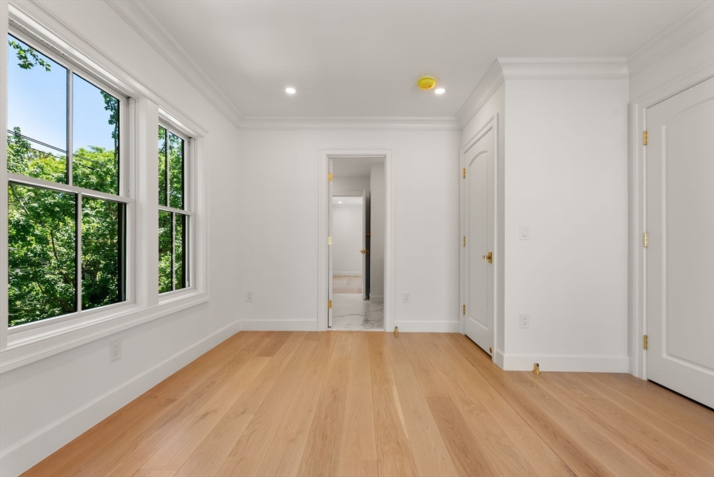 18 Naples Rd