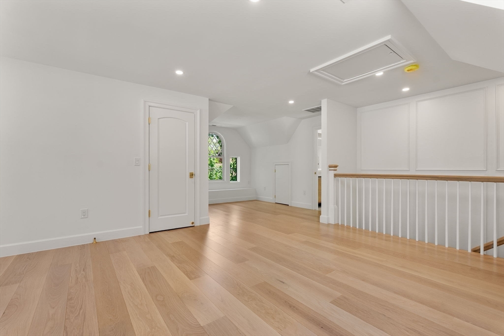 18 Naples Rd