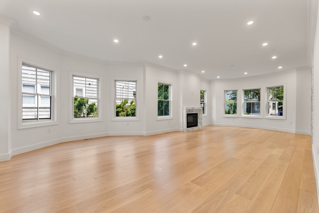 18 Naples Rd