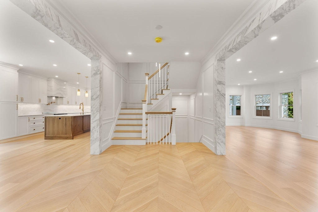18 Naples Rd