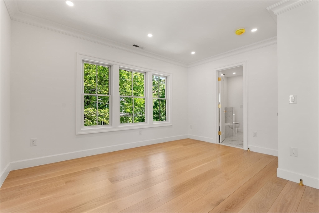 18 Naples Rd