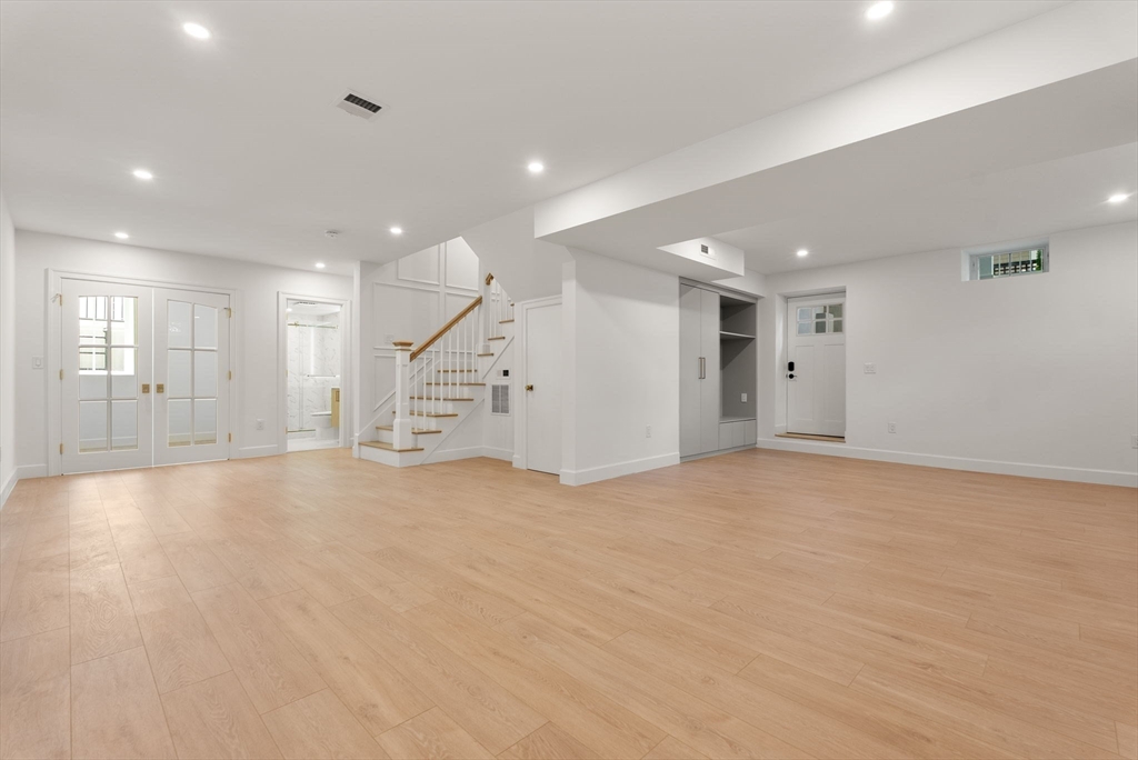18 Naples Rd