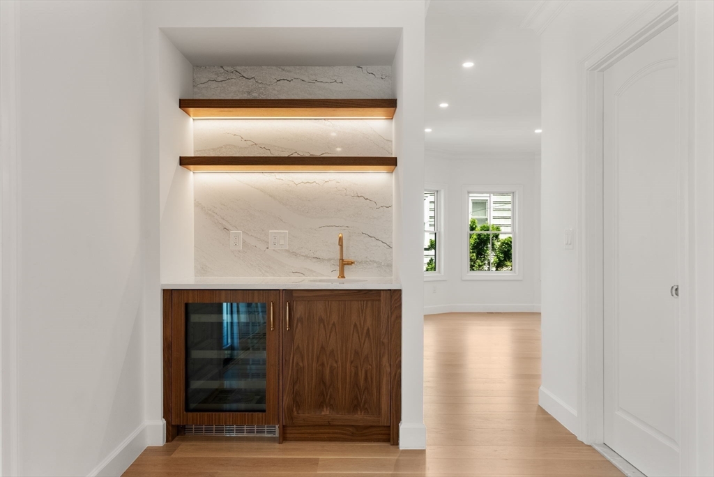 18 Naples Rd