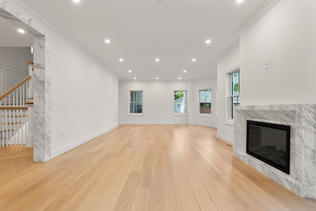 18 Naples Rd