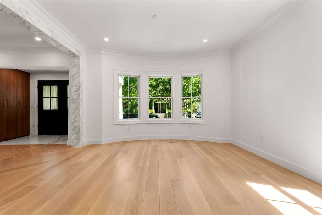 18 Naples Rd
