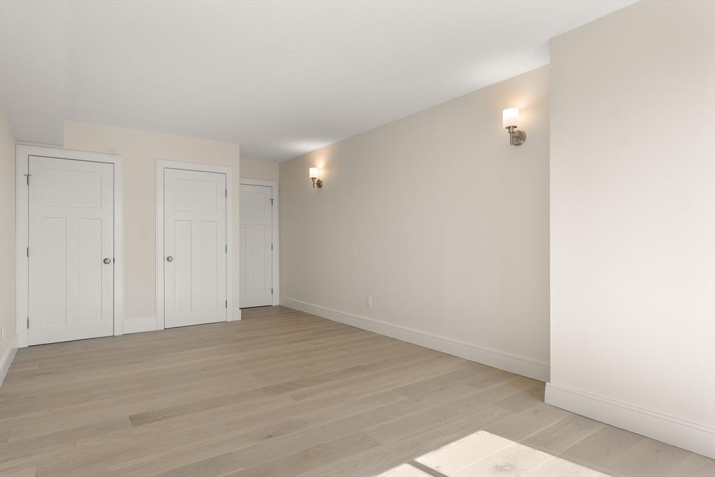 30 Stearns Rd Unit: PHB
