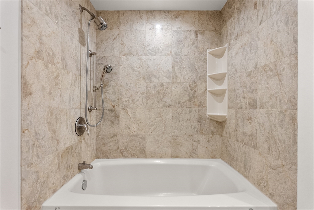 30 Stearns Rd Unit: PHB