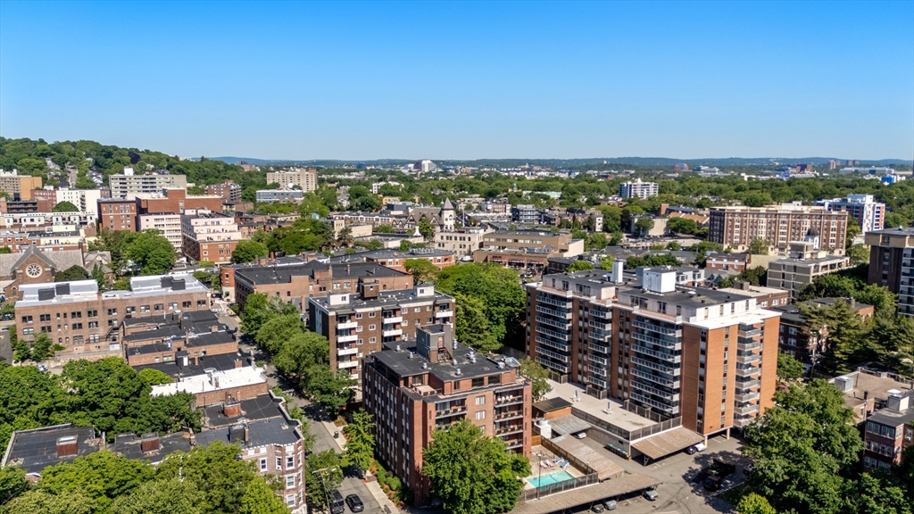 30 Stearns Rd Unit: PHB