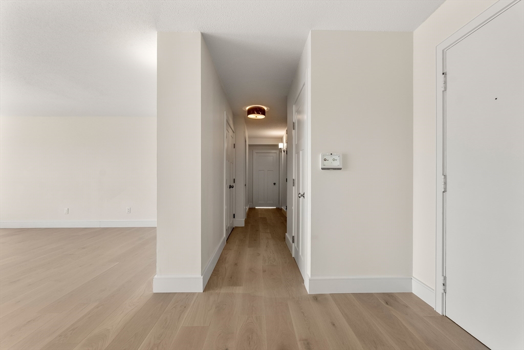 30 Stearns Rd Unit: PHB