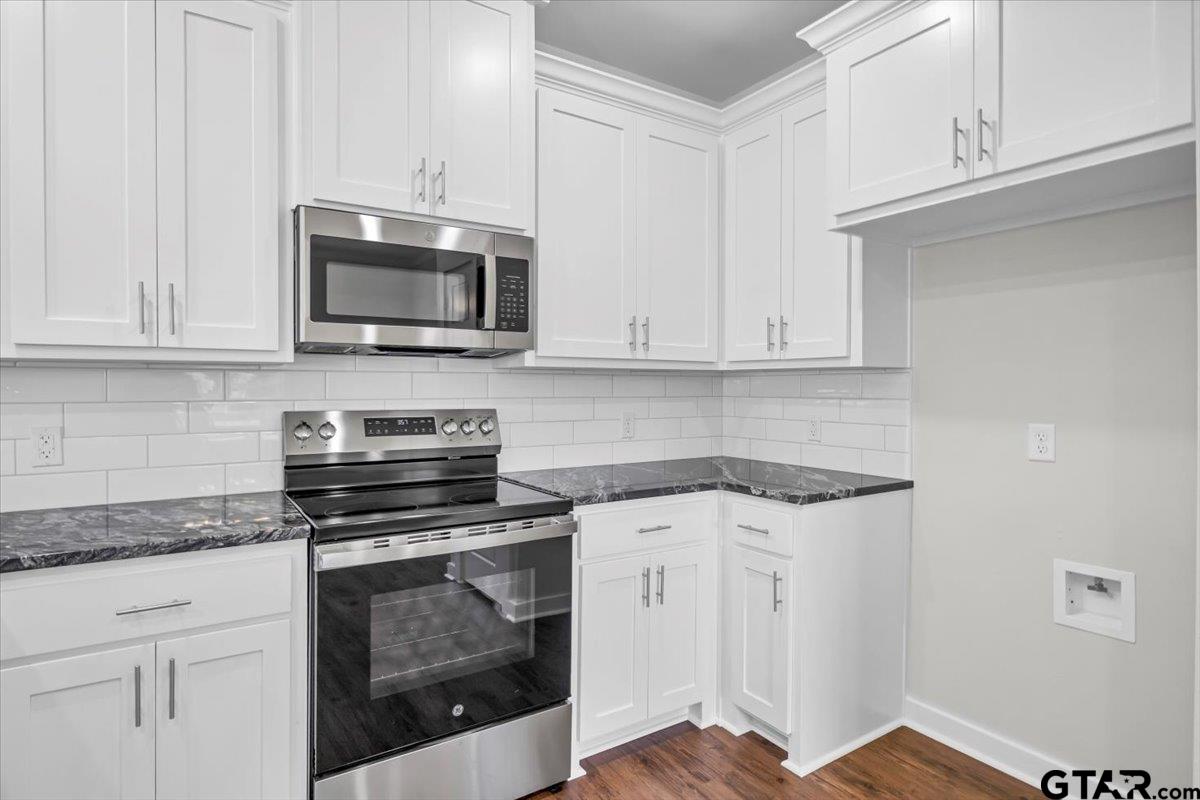 2377 Ridgley Dr