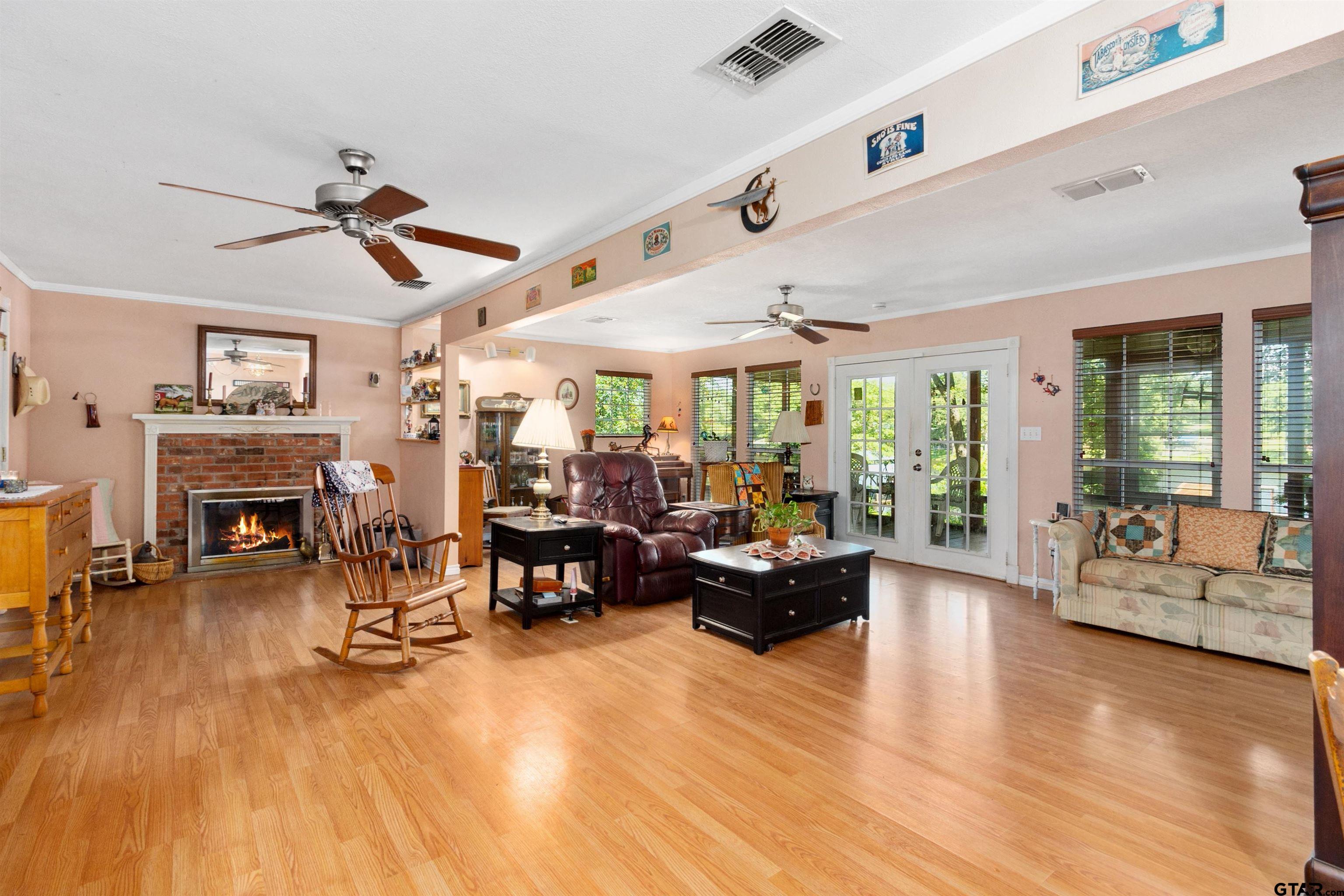 20009 SOUTHSIDE CIR