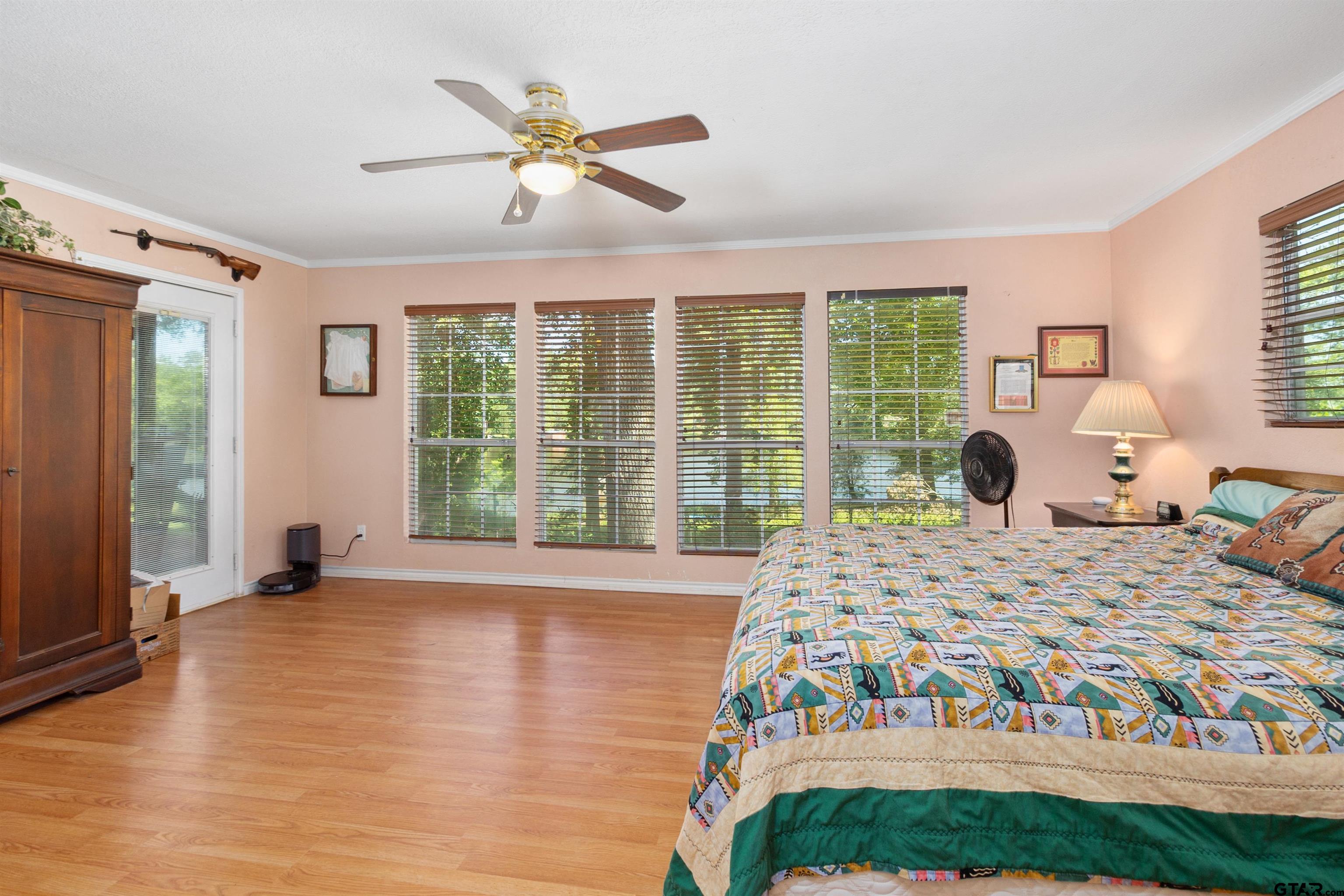 20009 SOUTHSIDE CIR