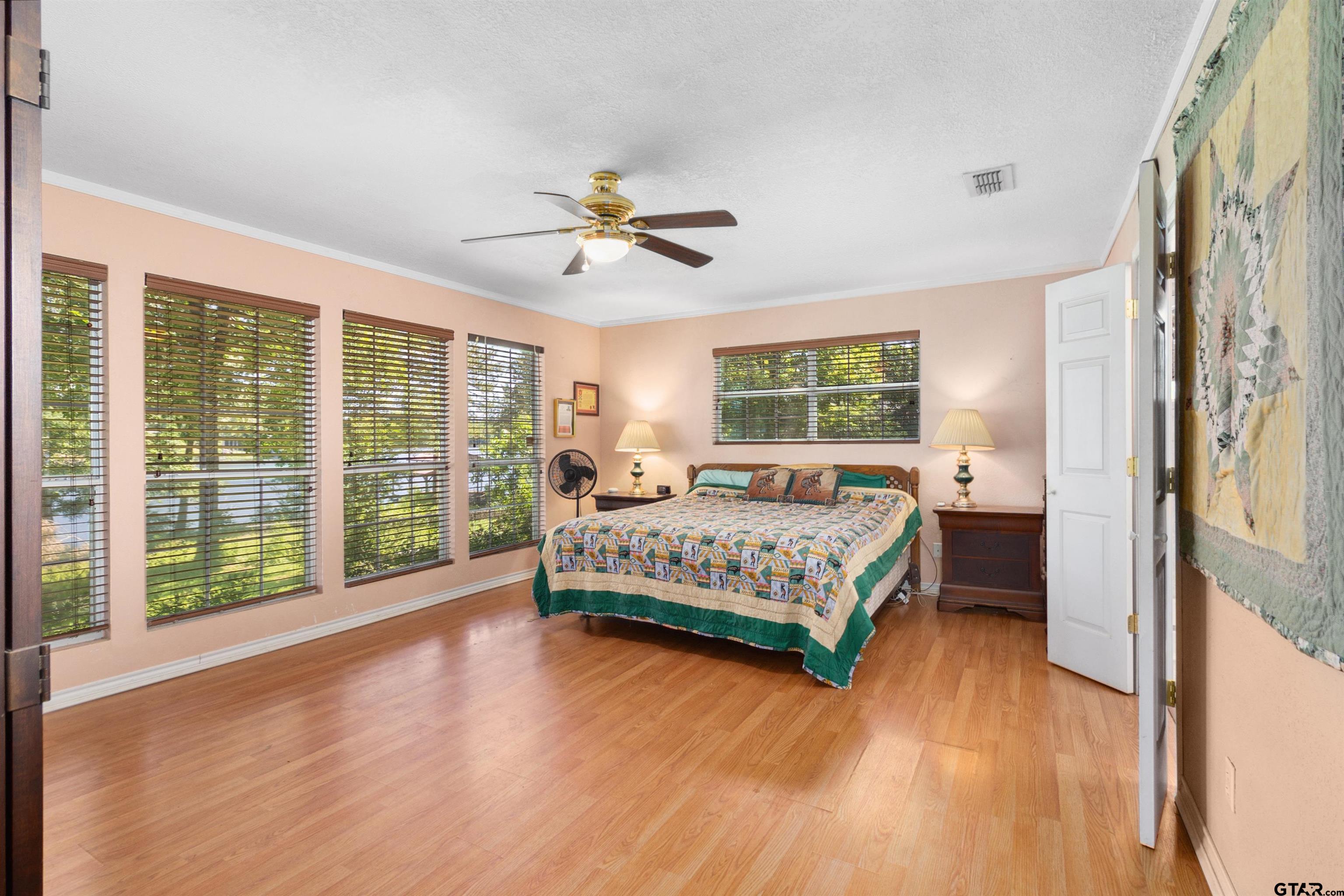 20009 SOUTHSIDE CIR