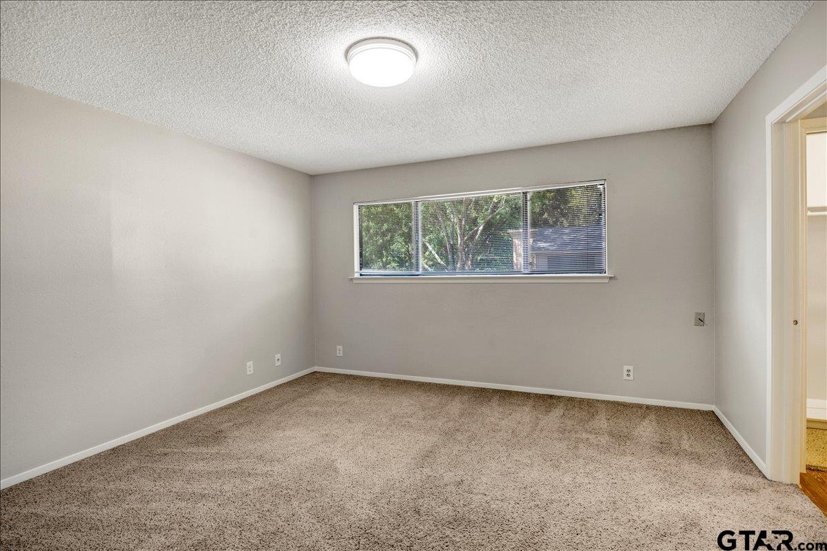2501 VILLA CT
