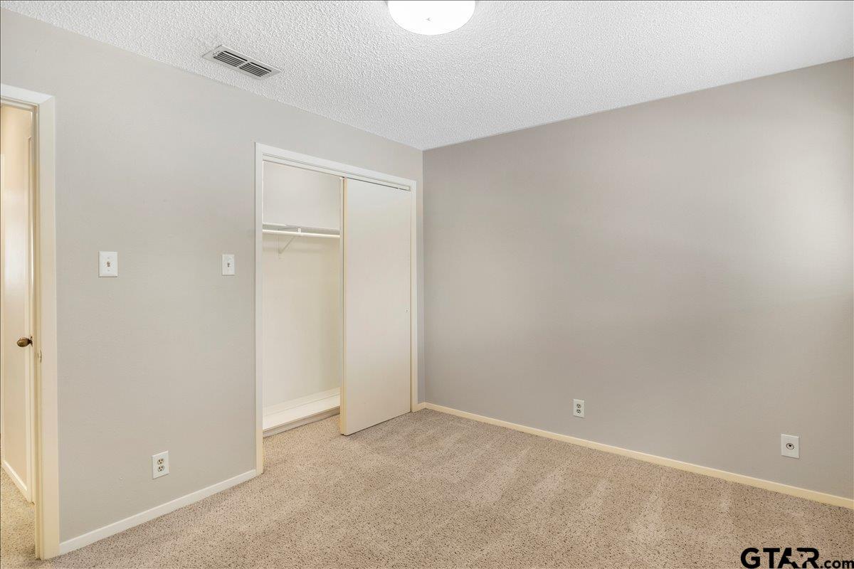 2501 VILLA CT