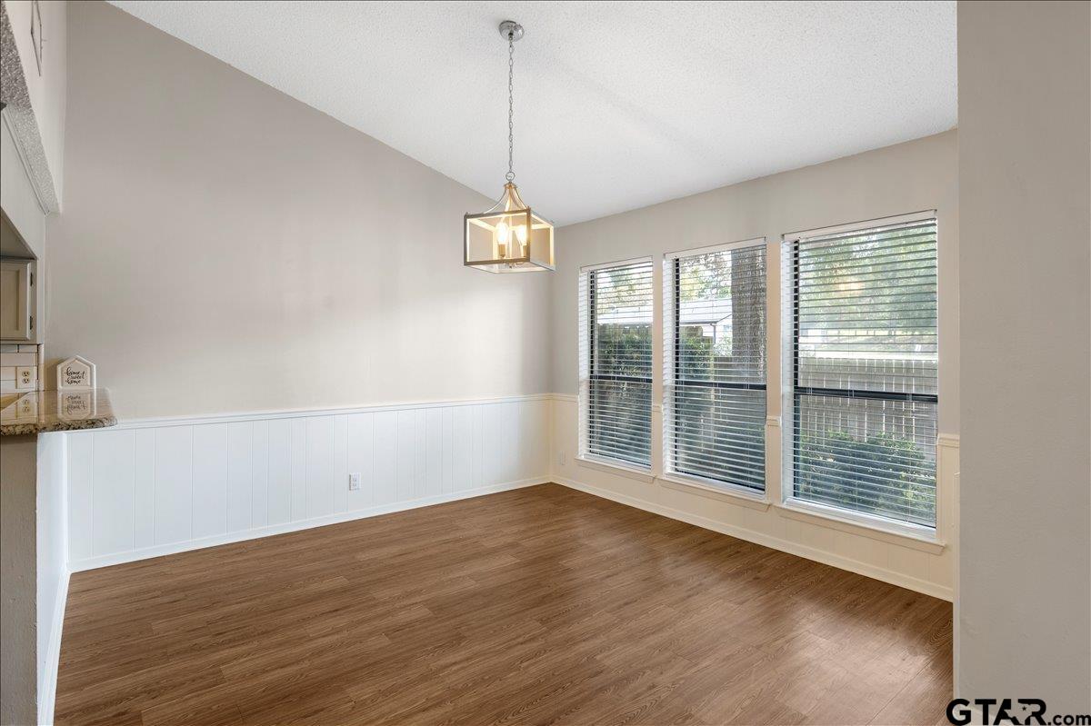 2501 VILLA CT