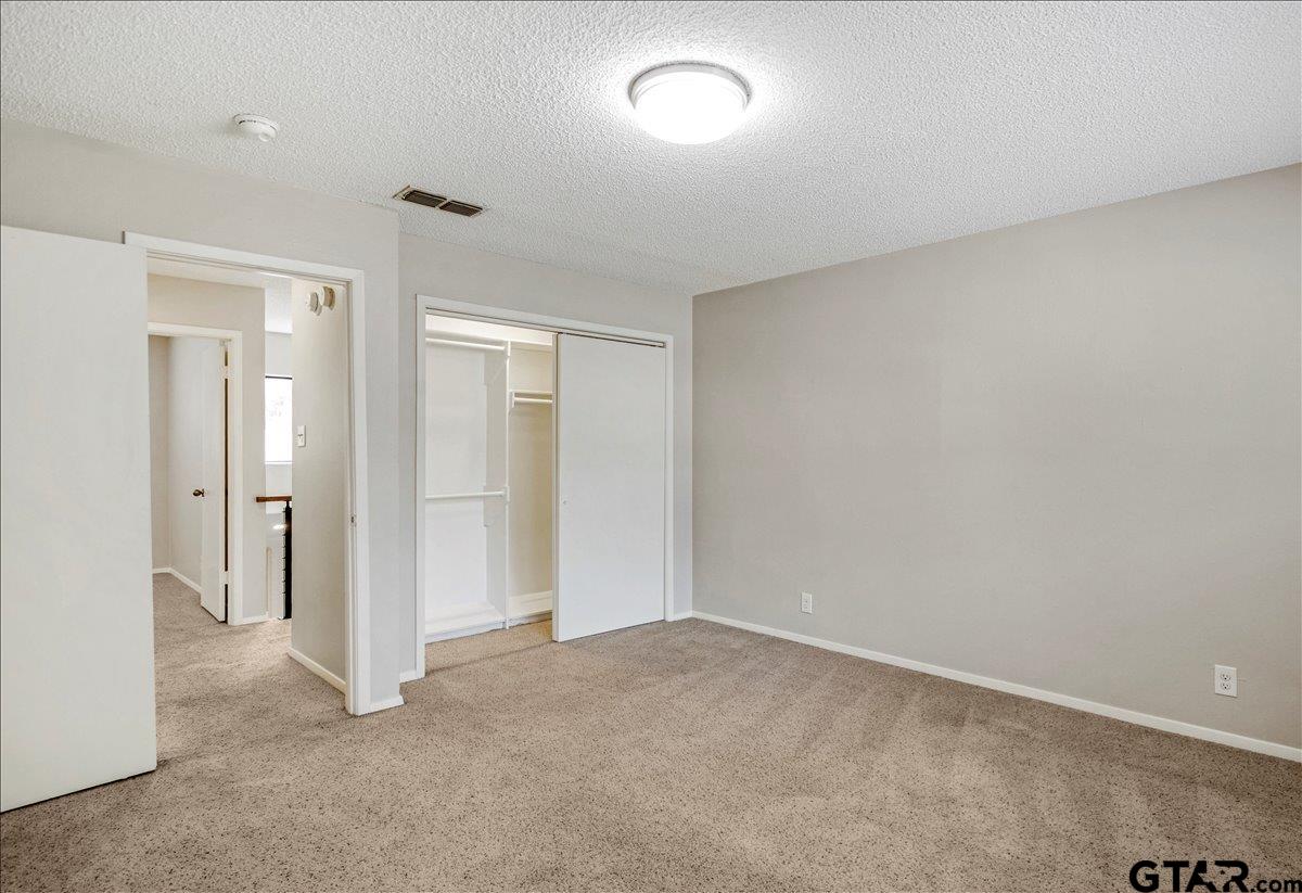 2501 VILLA CT