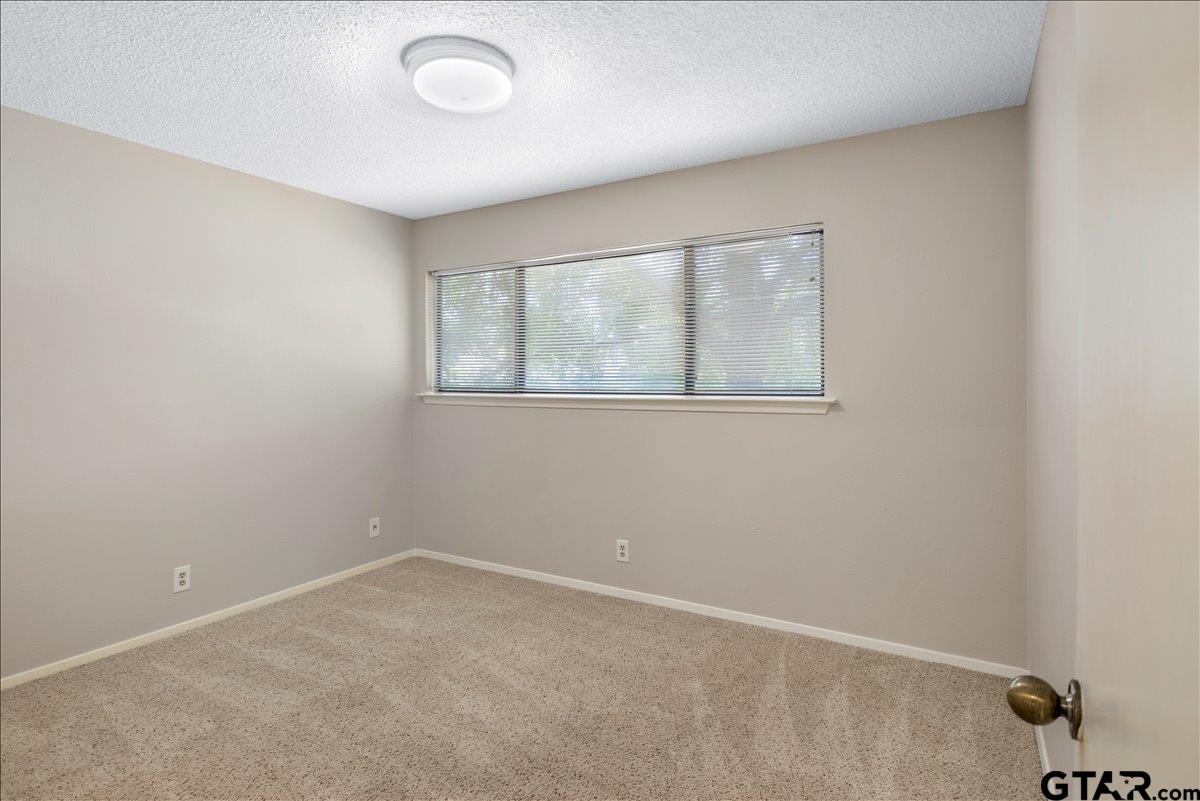 2501 VILLA CT