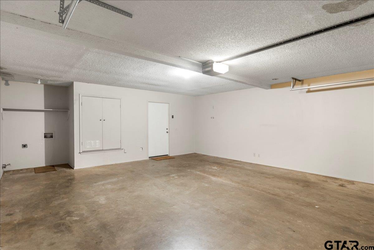 2501 VILLA CT
