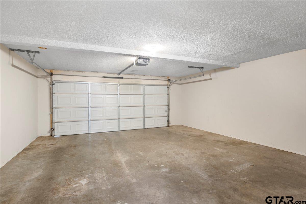 2501 VILLA CT