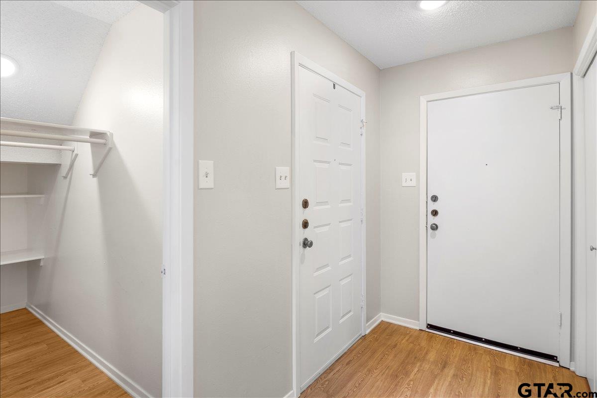 2501 VILLA CT