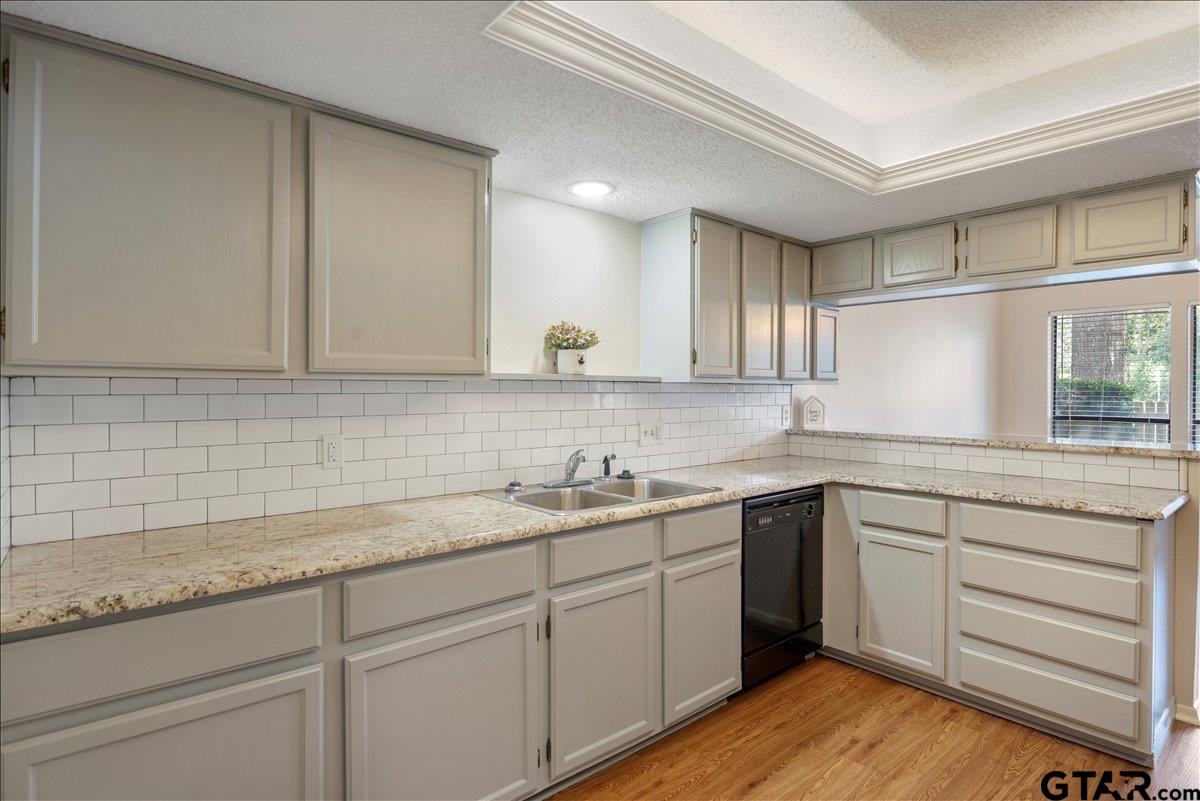2501 VILLA CT