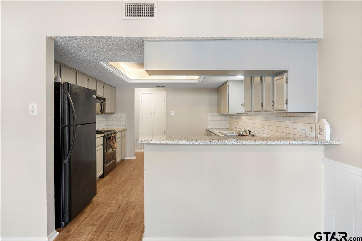 2501 VILLA CT