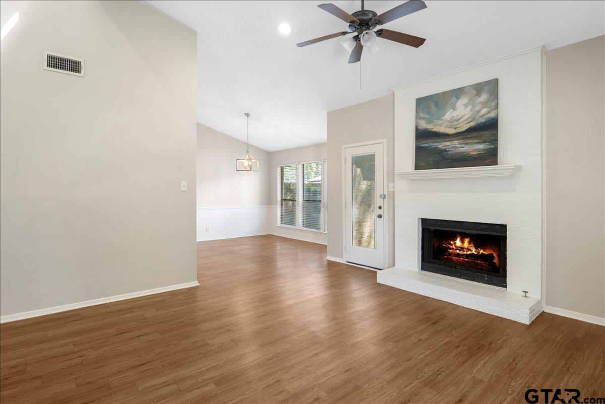 2501 VILLA CT