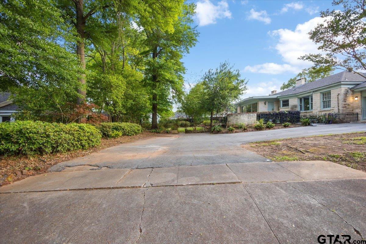 1420 Donnybrook
