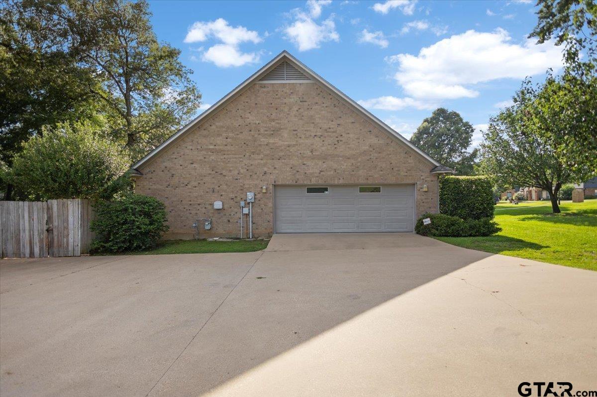 11831 Smallwood