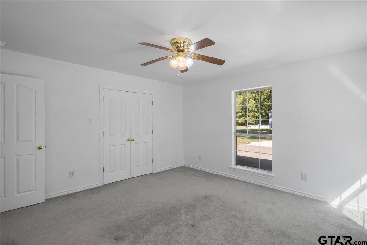 154 Private Road 1048