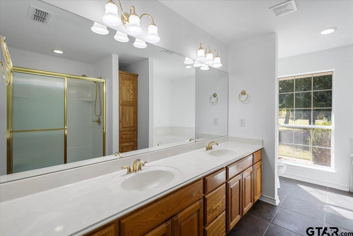 154 Private Road 1048