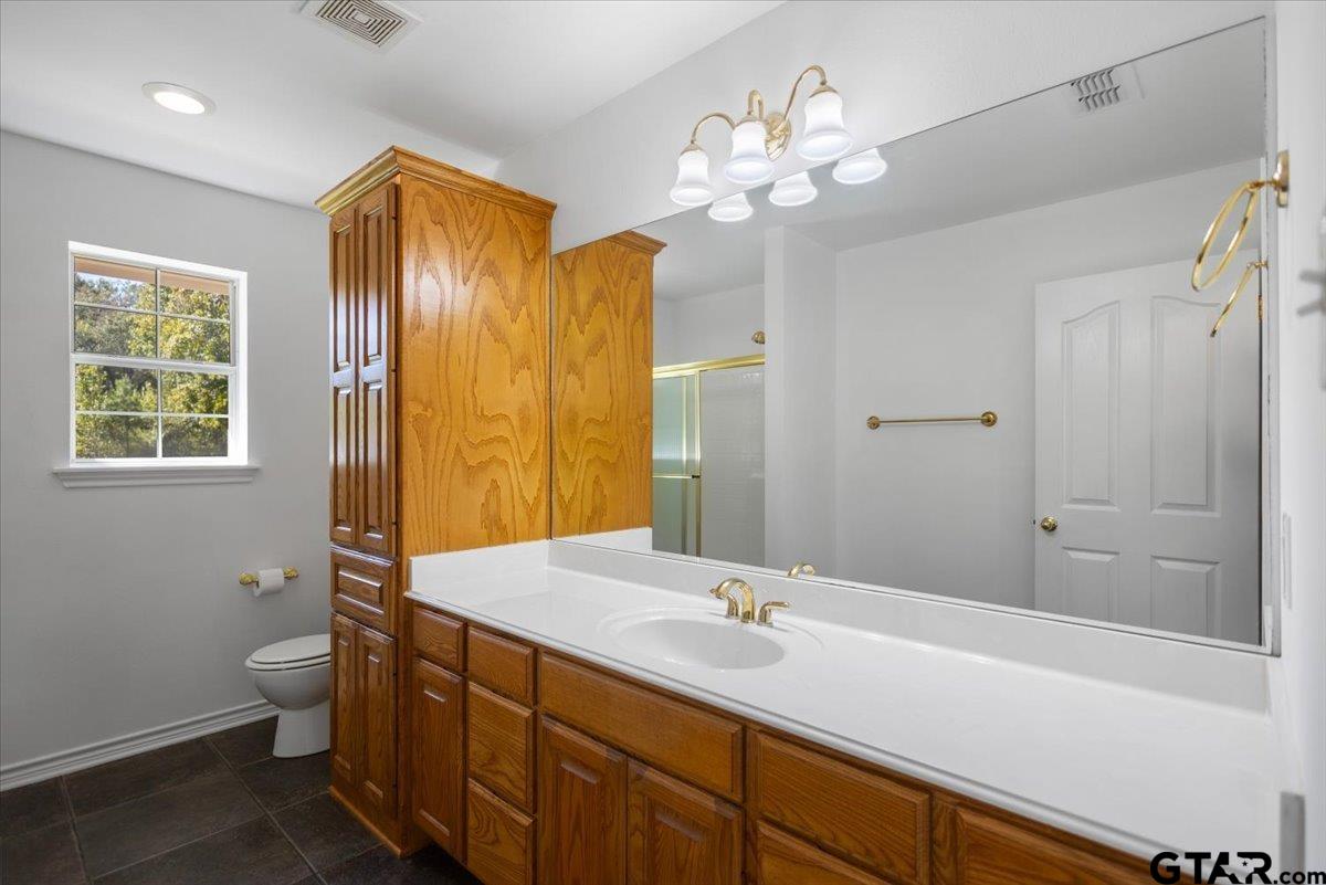 154 Private Road 1048