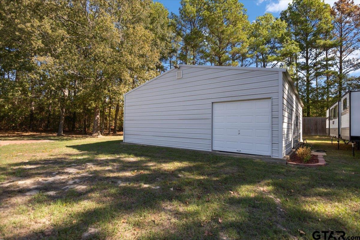 154 Private Road 1048