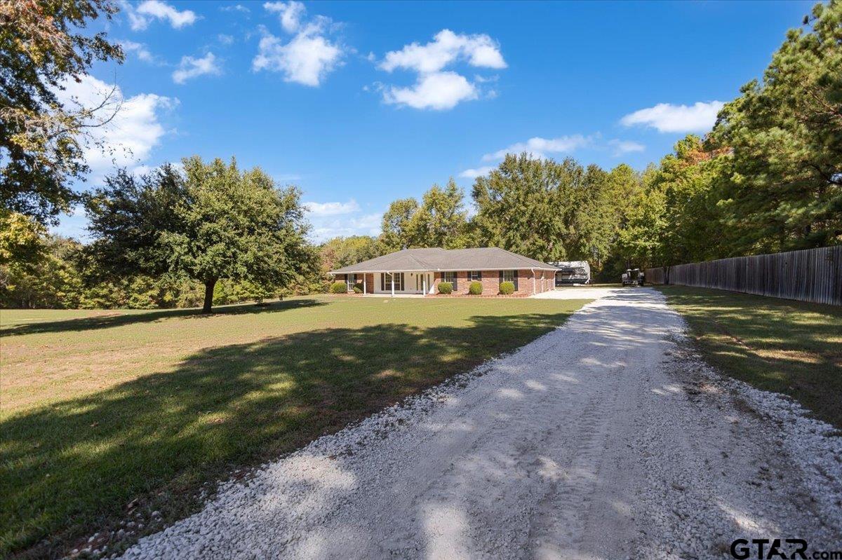 154 Private Road 1048