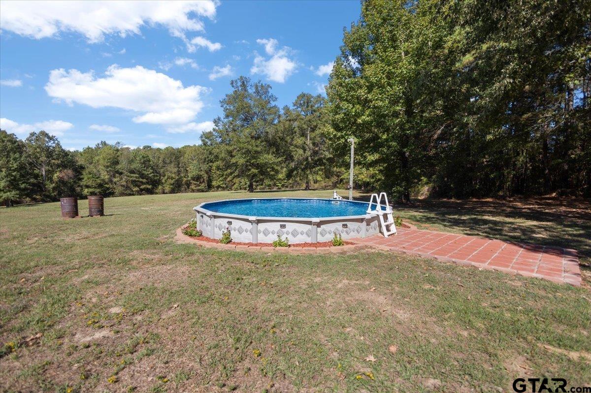 154 Private Road 1048