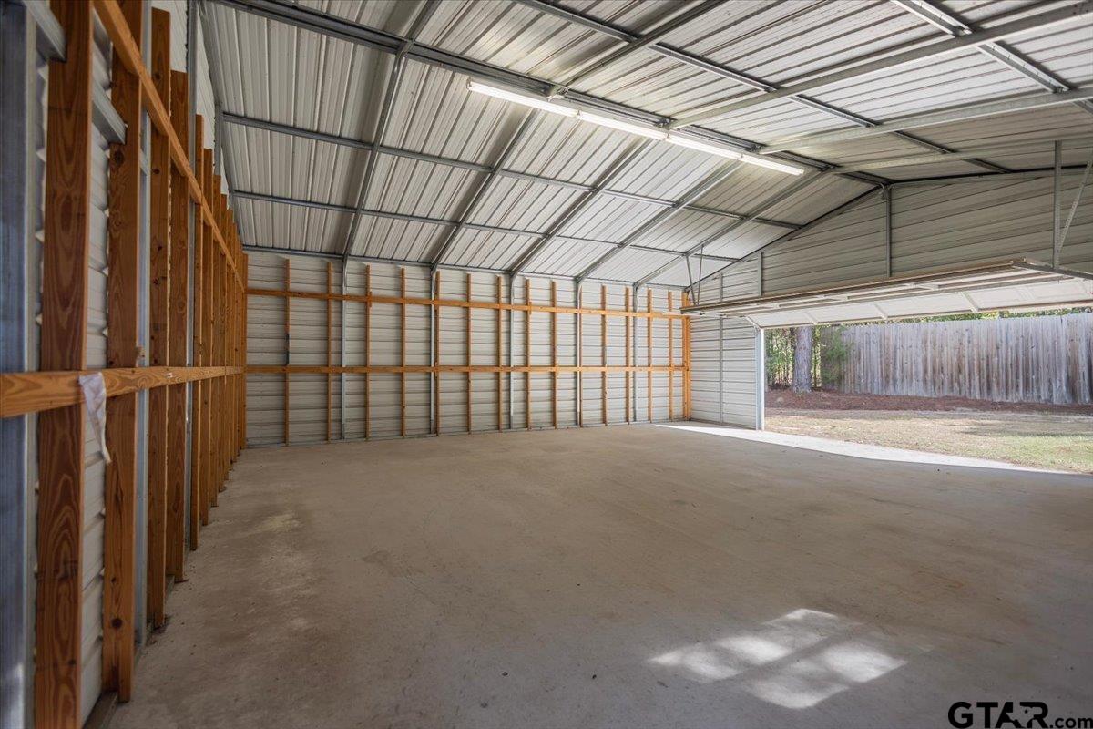 154 Private Road 1048