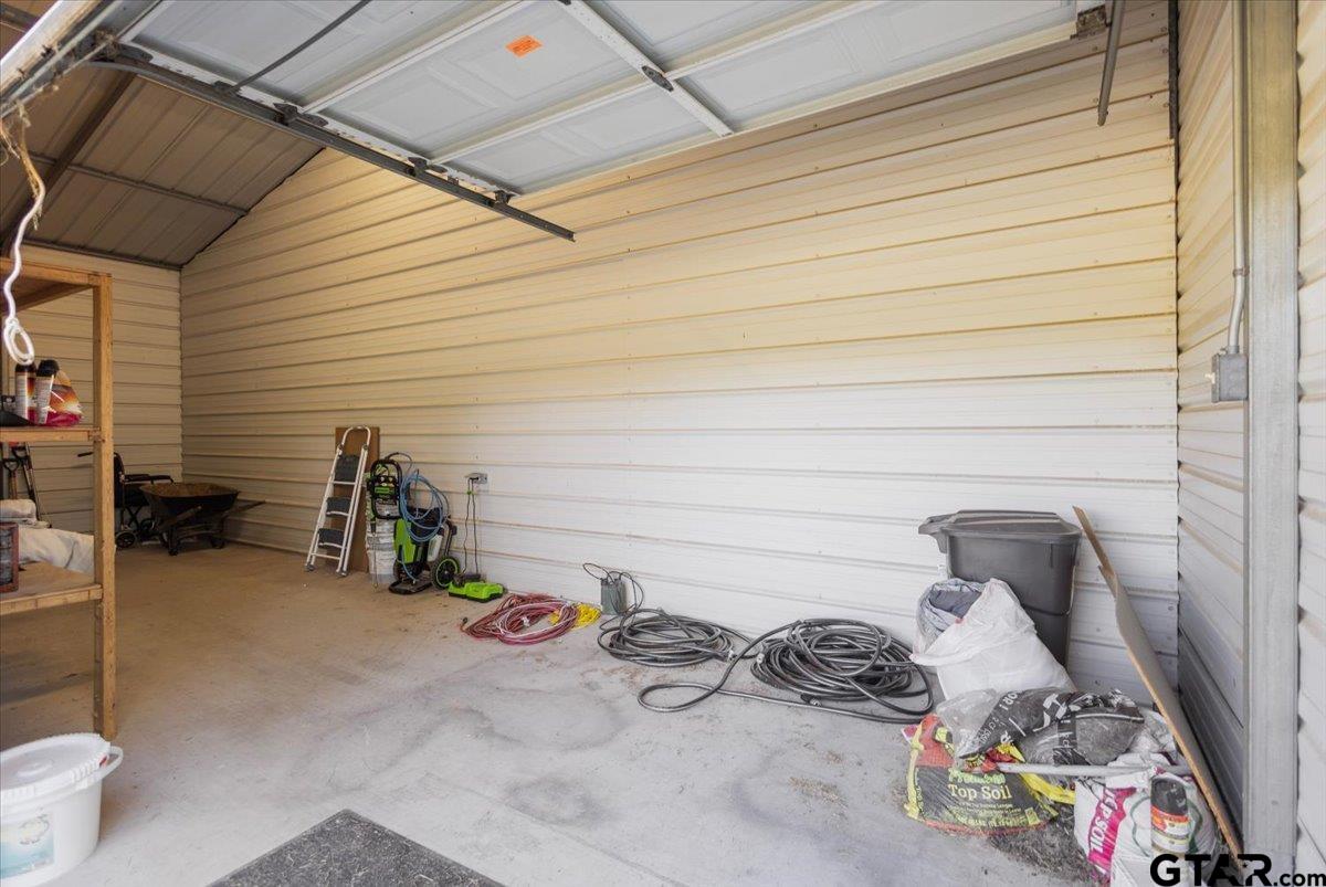 154 Private Road 1048