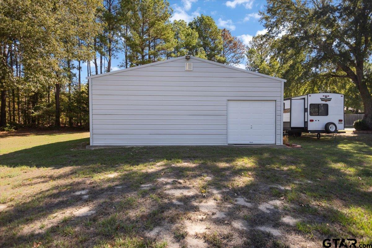 154 Private Road 1048