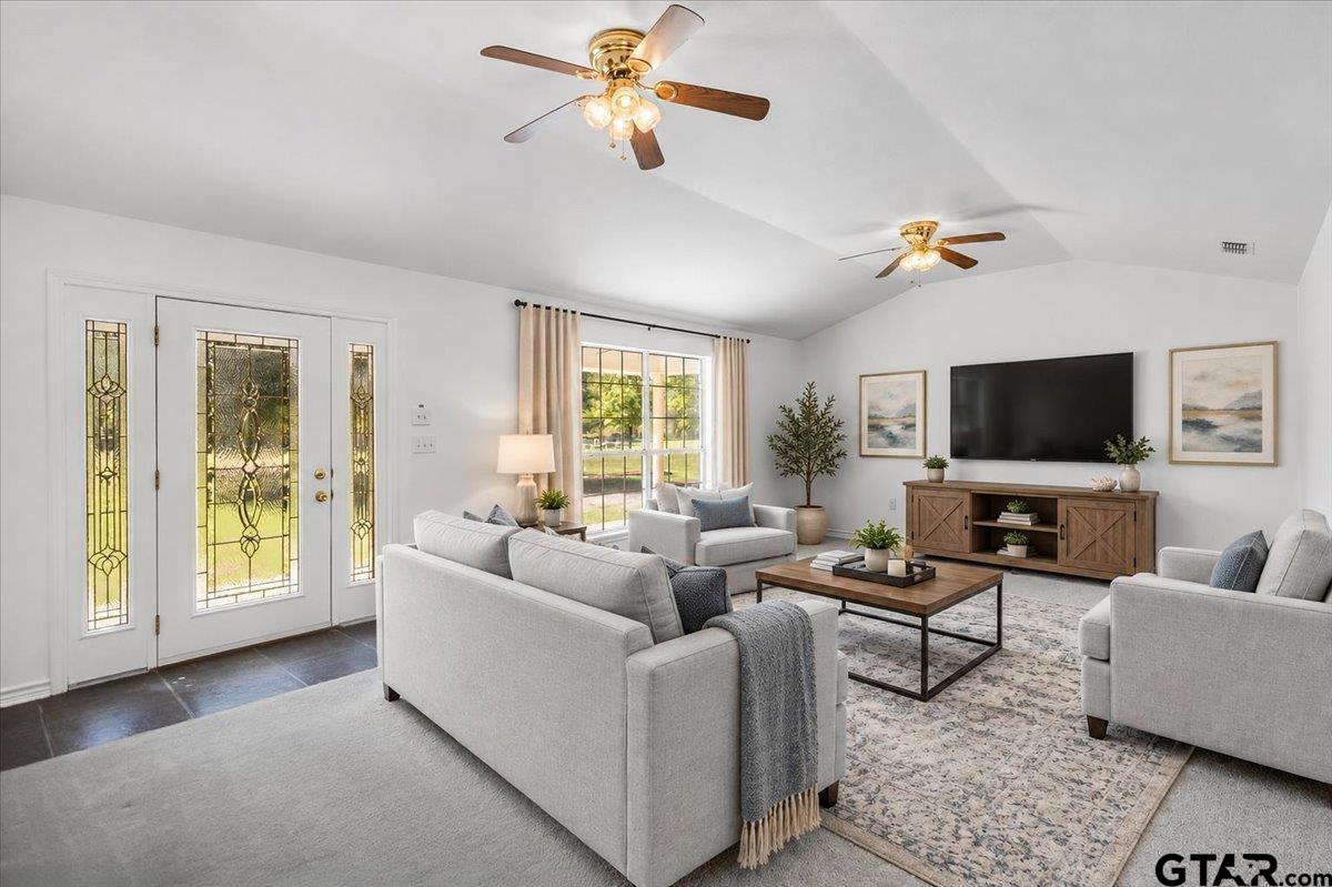 154 Private Road 1048