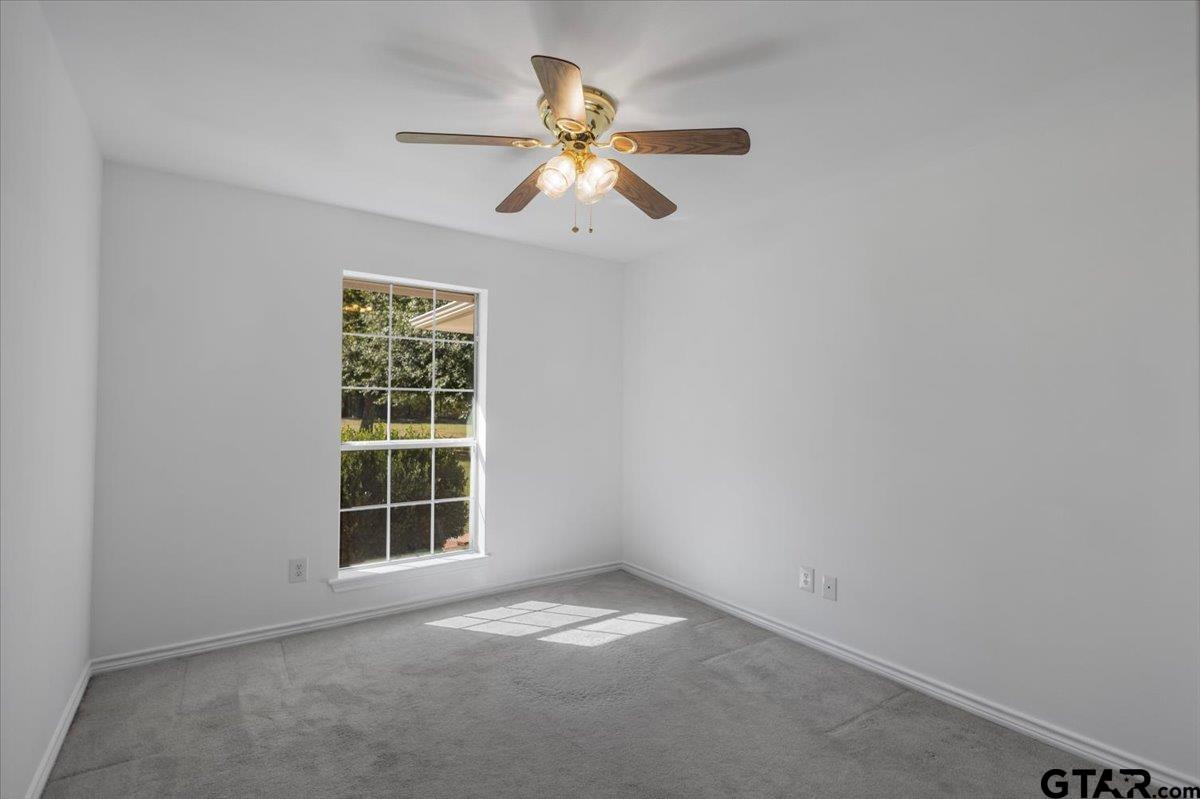 154 Private Road 1048