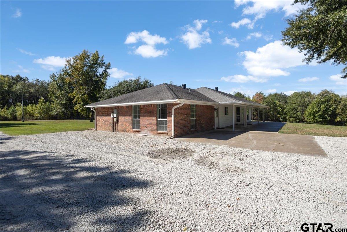 154 Private Road 1048