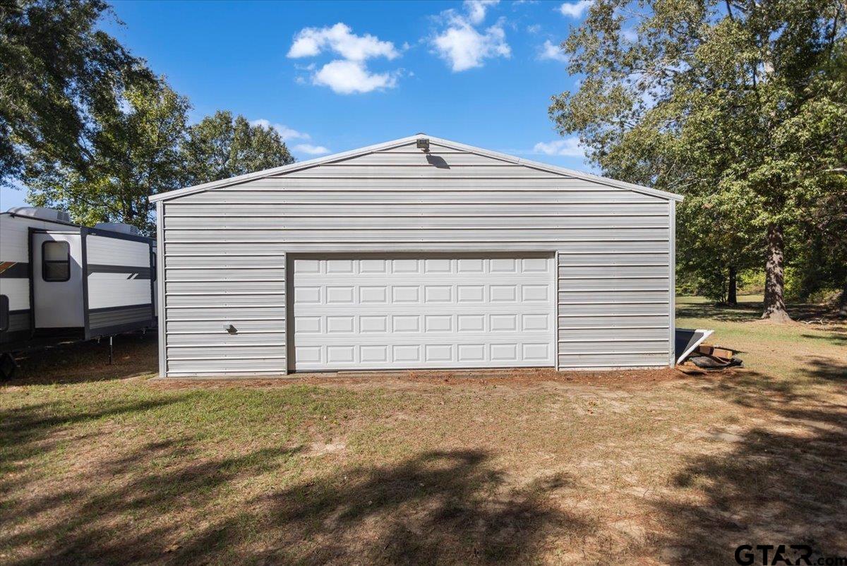 154 Private Road 1048