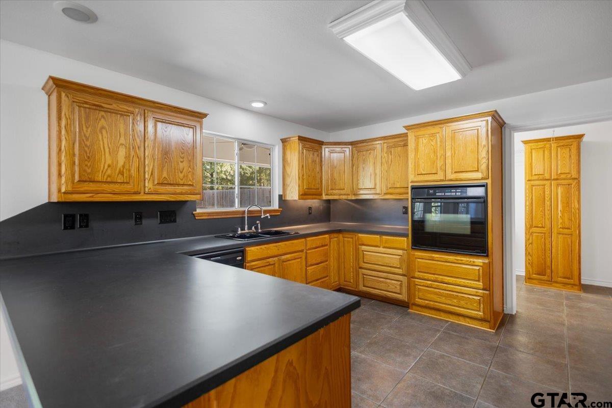 154 Private Road 1048